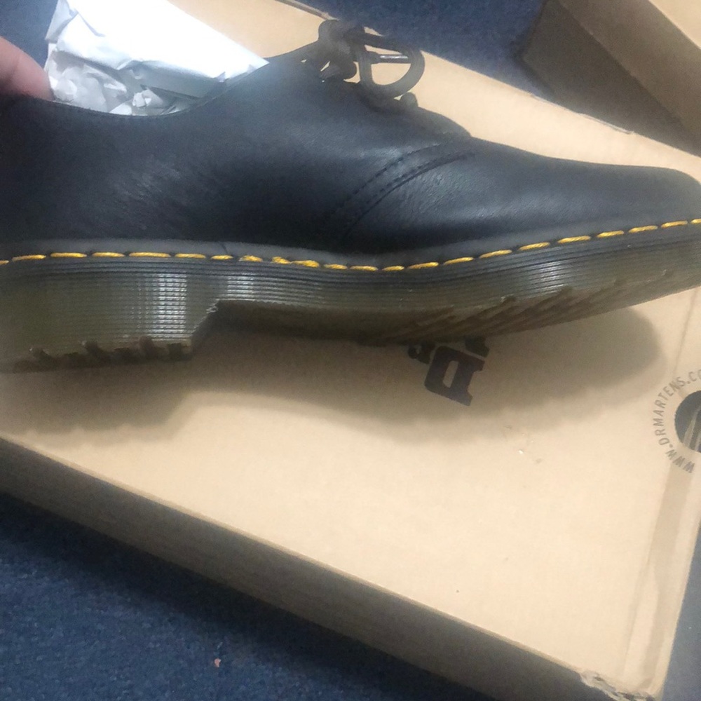 Shoes - Picture 2 of 9